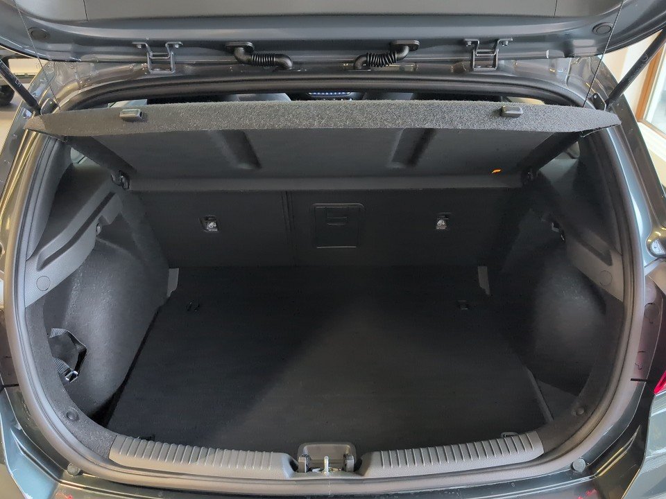 Fahrzeugabbildung Hyundai i30 1.5T-GDI AT ADVANTAGE PLUS-P PANO+NAVI+SHZ++