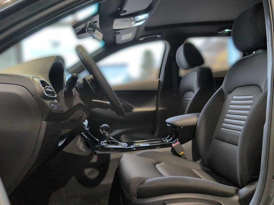 Fahrzeugabbildung Hyundai i30 1.5T-GDI AT ADVANTAGE PLUS-P PANO+NAVI+SHZ++