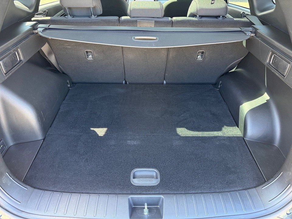 Fahrzeugabbildung Hyundai TUCSON HYBRID 1.6T 4WD TREND PANO 1HD EL.HECKKL+ Trend 4WD