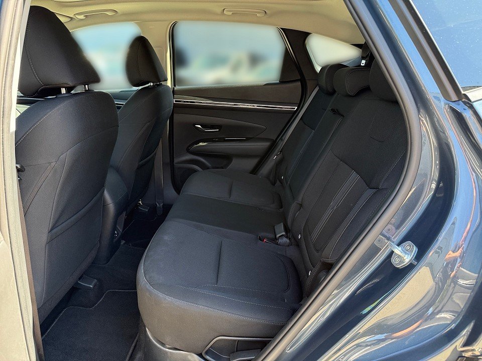 Fahrzeugabbildung Hyundai TUCSON HYBRID 1.6T 4WD TREND PANO 1HD EL.HECKKL+ Trend 4WD
