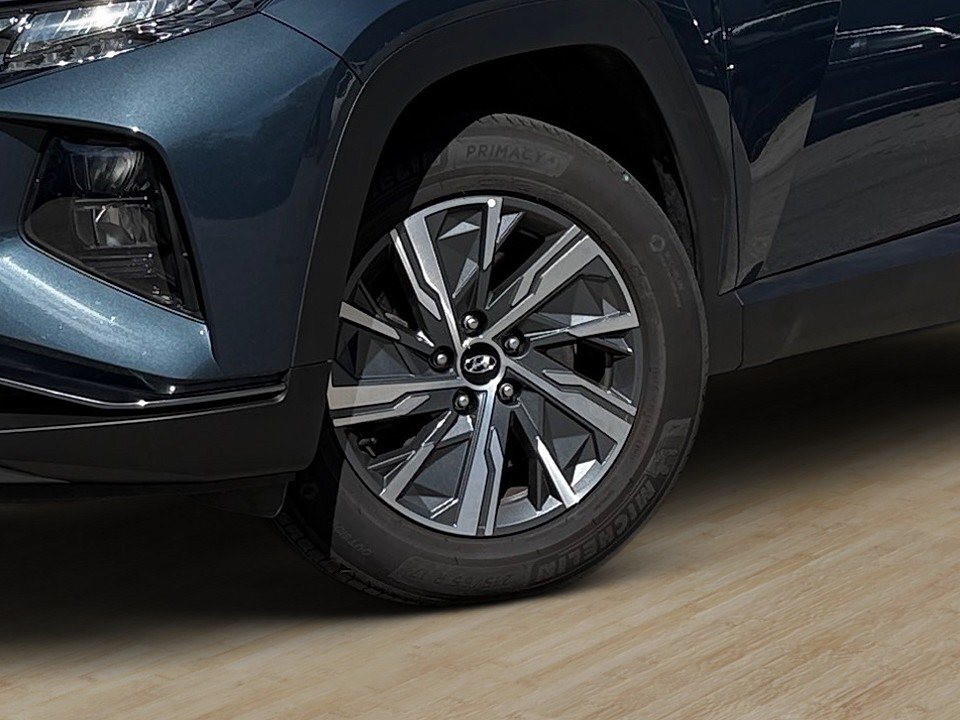 Fahrzeugabbildung Hyundai TUCSON HYBRID 1.6T 4WD TREND PANO 1HD EL.HECKKL+ Trend 4WD