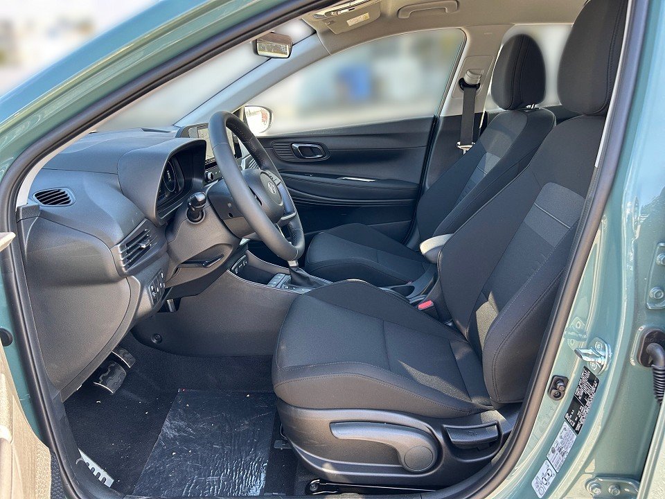 Fahrzeugabbildung Hyundai BAYON 1.0T AT TREND SHZ+KAMERA+LENKHZ+CARPLAY+QI