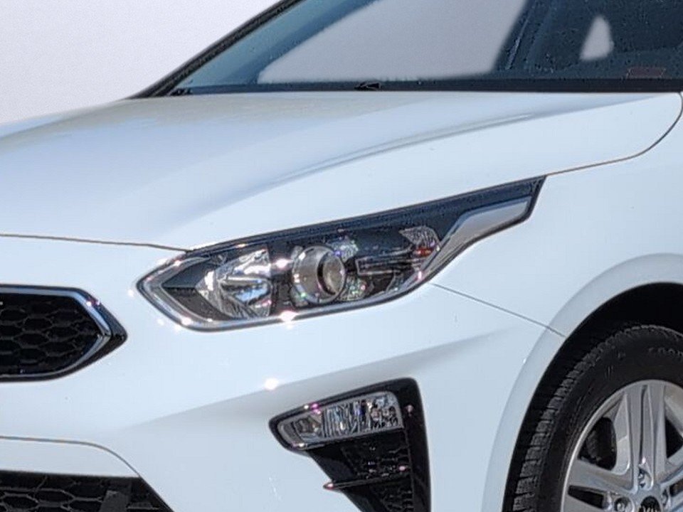 Fahrzeugabbildung Kia CEED SW VISION GARANTIE NAV+KAM+KLIMAAT+CARPLAY+ Vision