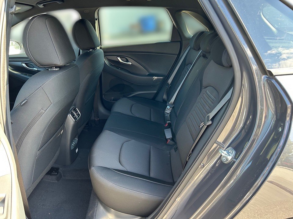 Fahrzeugabbildung Hyundai i30 1.0T DCT ADVANTAGE NAV+SHZ+CARPLAY+QI+KAMERA