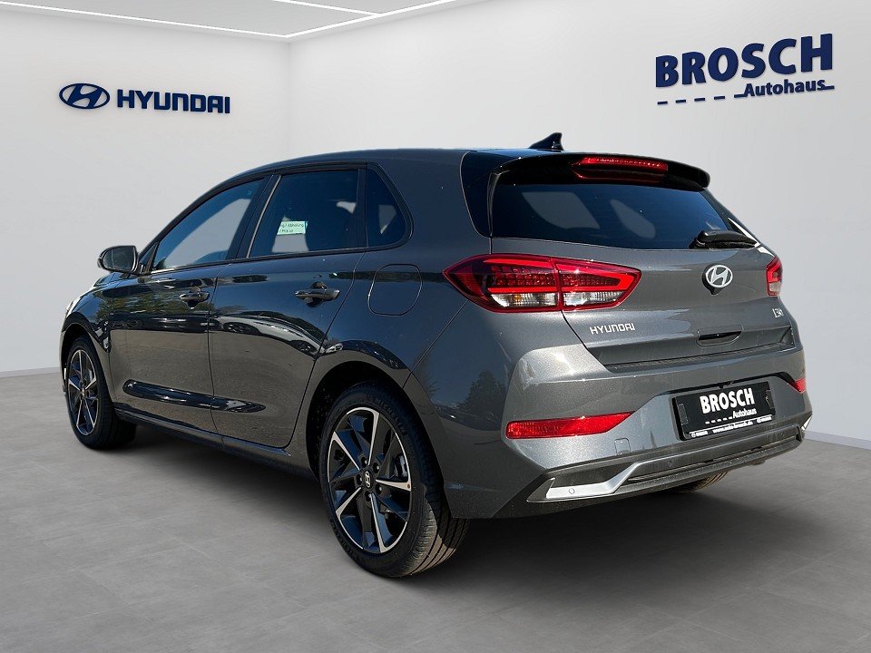 Fahrzeugabbildung Hyundai i30 1.0T DCT ADVANTAGE NAV+SHZ+CARPLAY+QI+KAMERA