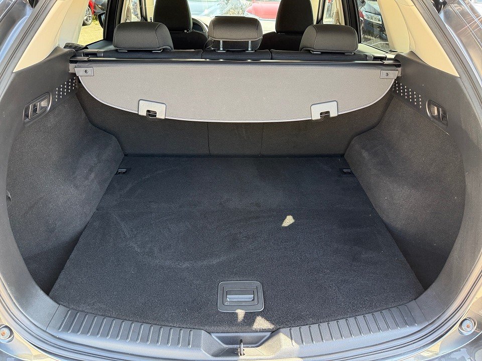 Fahrzeugabbildung Mazda CX-5 SKY-D 184 6AT AWD EXCLUSIVE AHK GARANTIE-29
