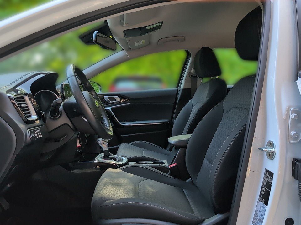 Fahrzeugabbildung Kia CEED 1.4T AUT VISION 1HD KOMF/NAV-P GARANTIE-28 Vision