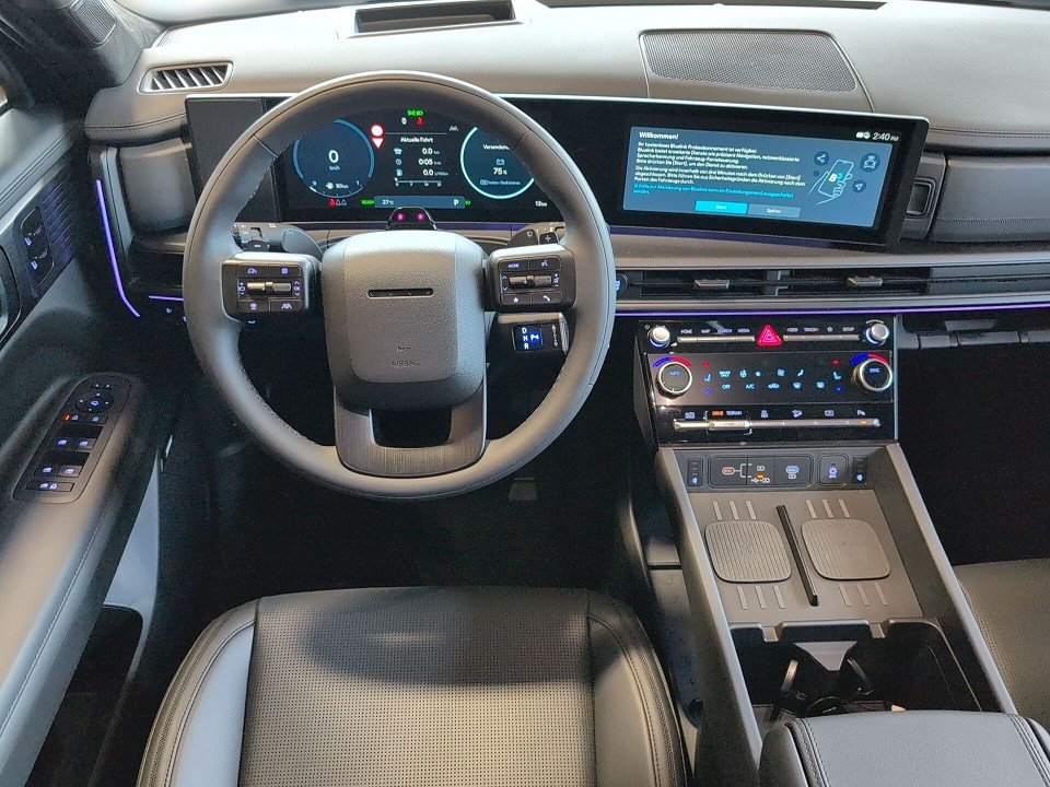 Fahrzeugabbildung Hyundai SANTA FE PHEV 5S 1.6T AT 4WD BLACKLINE DIGITAL++