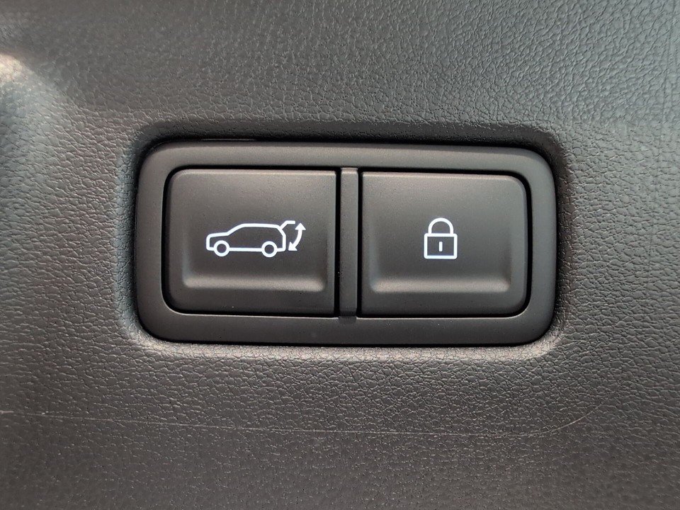 Fahrzeugabbildung Hyundai SANTA FE PHEV 5S 1.6T AT 4WD BLACKLINE DIGITAL++