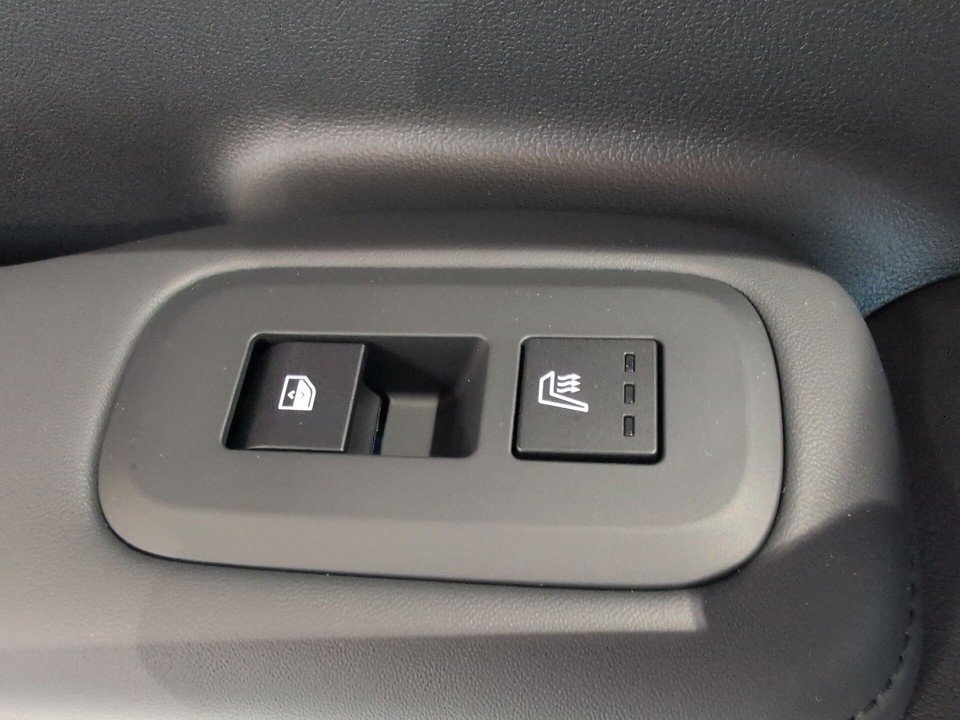 Fahrzeugabbildung Hyundai SANTA FE PHEV 5S 1.6T AT 4WD BLACKLINE DIGITAL++