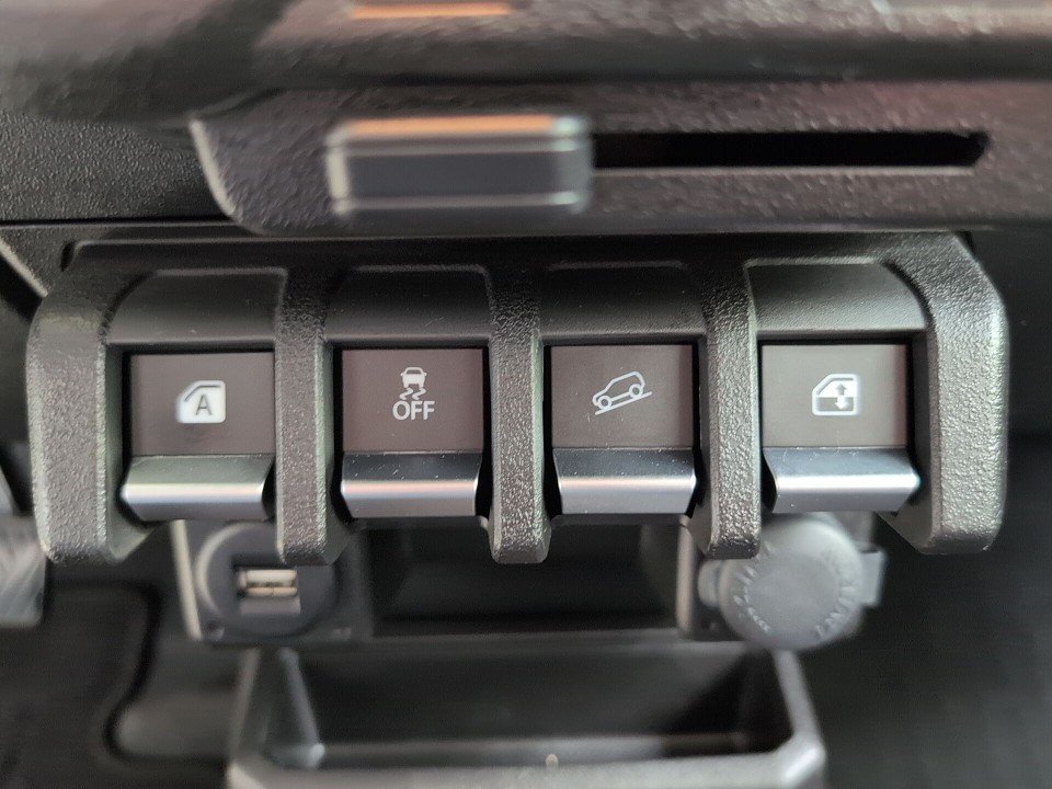 Fahrzeugabbildung Suzuki JIMNY COMFORT ALLGRIP NFZ KLIMA+2xSHZ+TEMP.+BT++ Comfort AllGrip NFZ
