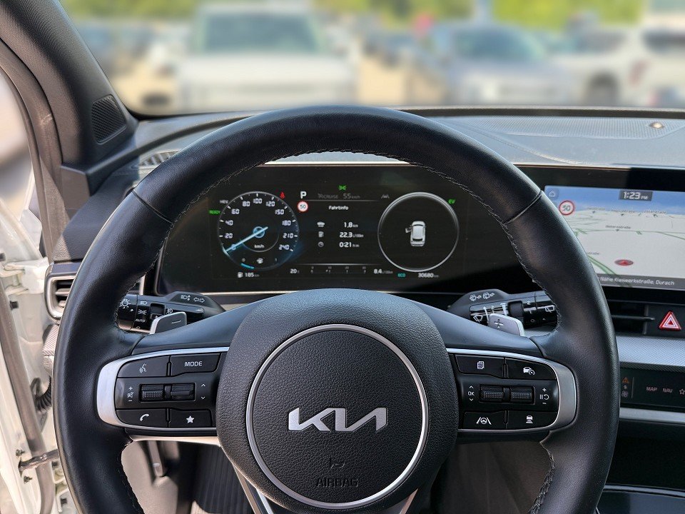 Fahrzeugabbildung Kia SPORTAGE PHEV 4WD GT LINE VOLL GARANTIE4.30 PANO GT-Line Plug-in Hybrid 4WD