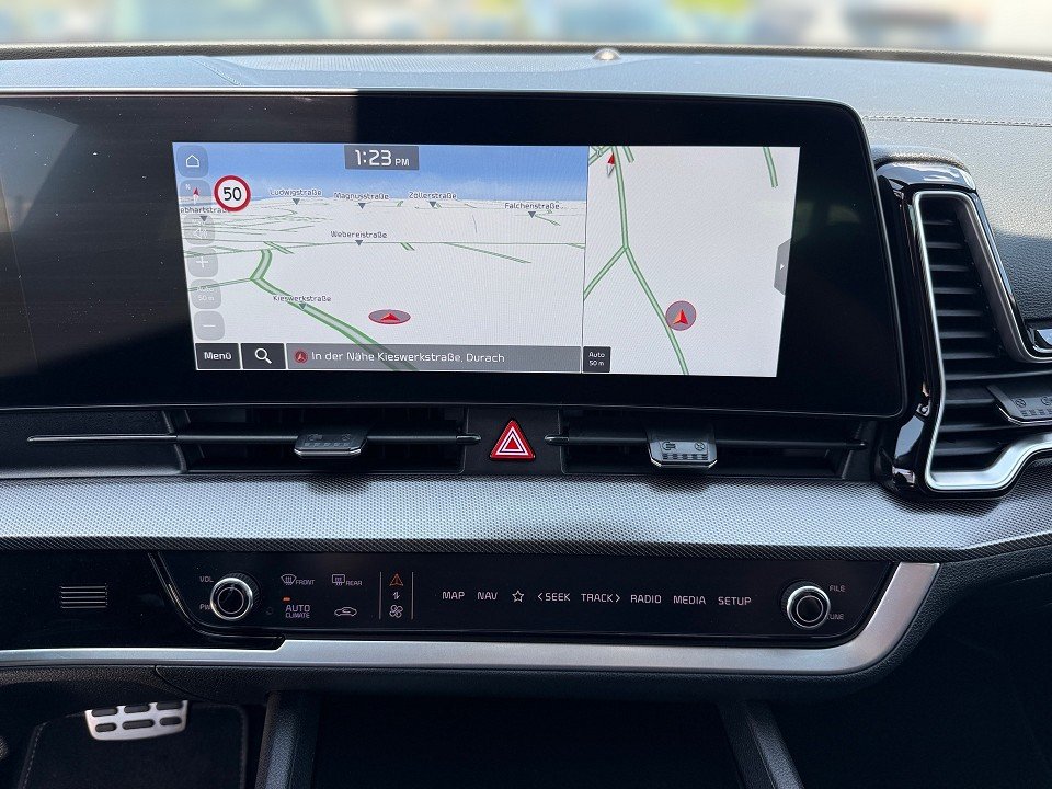 Fahrzeugabbildung Kia SPORTAGE PHEV 4WD GT LINE VOLL GARANTIE4.30 PANO GT-Line Plug-in Hybrid 4WD