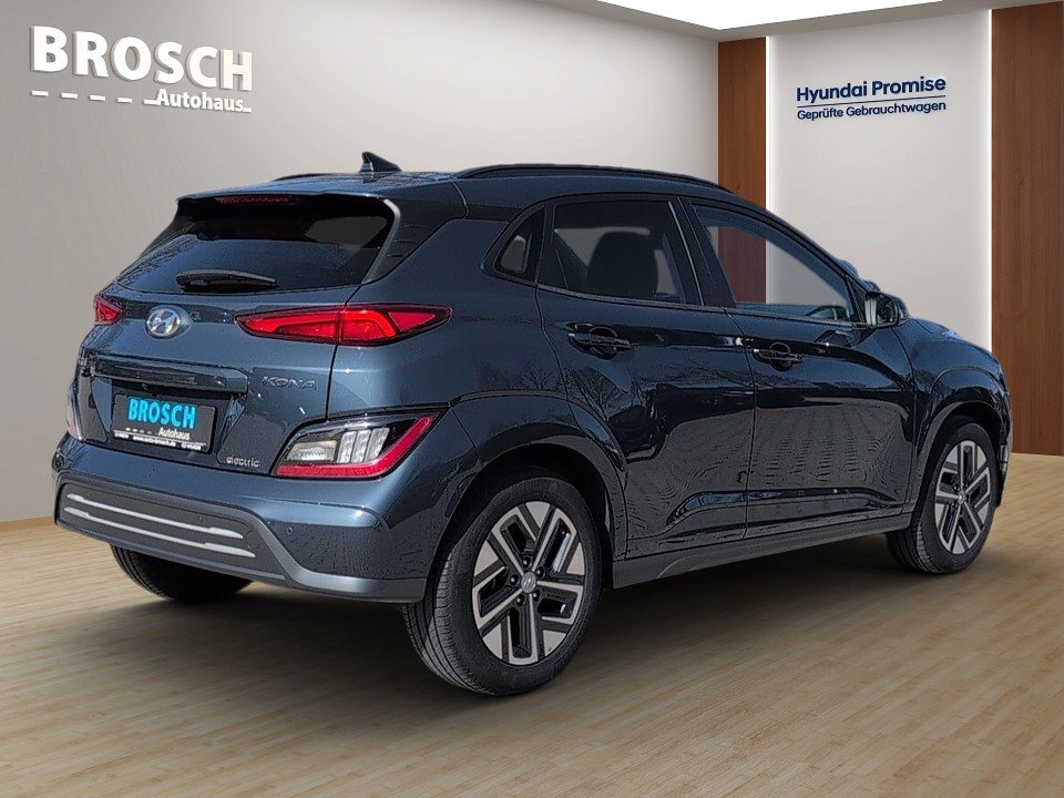 Fahrzeugabbildung Hyundai KONA EV 64kWh TREND NAV-P 1HD 484RW GARANTIE-30