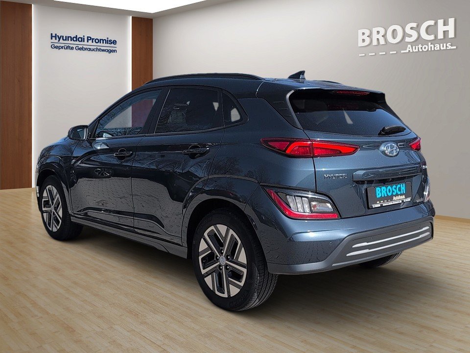Fahrzeugabbildung Hyundai KONA EV 64kWh TREND NAV-P 1HD 484RW GARANTIE-30