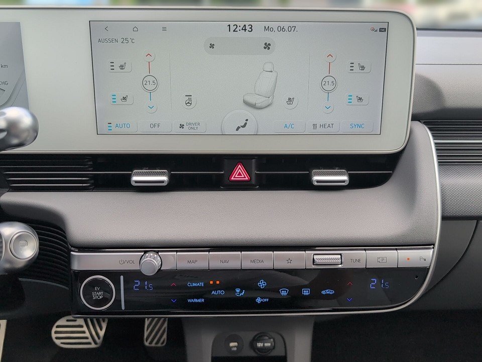 Fahrzeugabbildung Hyundai IONIQ 5 77kWh UNIQ 4WD ASSIS-P 1HD AHK GAR-04/31