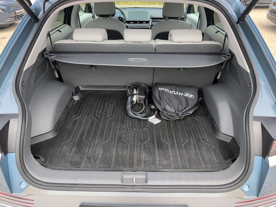 Fahrzeugabbildung Hyundai IONIQ 5 77kWh UNIQ 4WD ASSIS-P 1HD AHK GAR-04/31