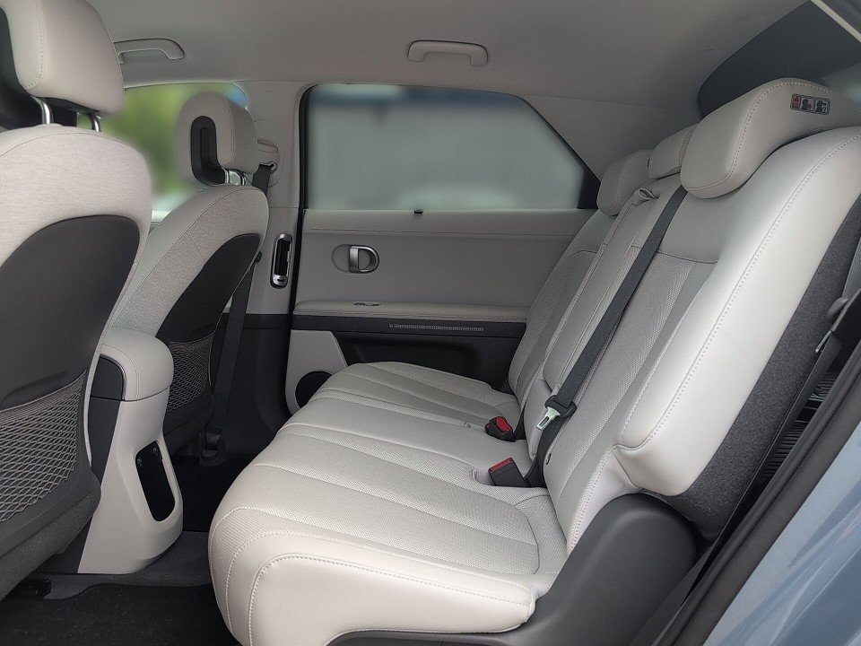 Fahrzeugabbildung Hyundai IONIQ 5 77kWh UNIQ 4WD ASSIS-P 1HD AHK GAR-04/31