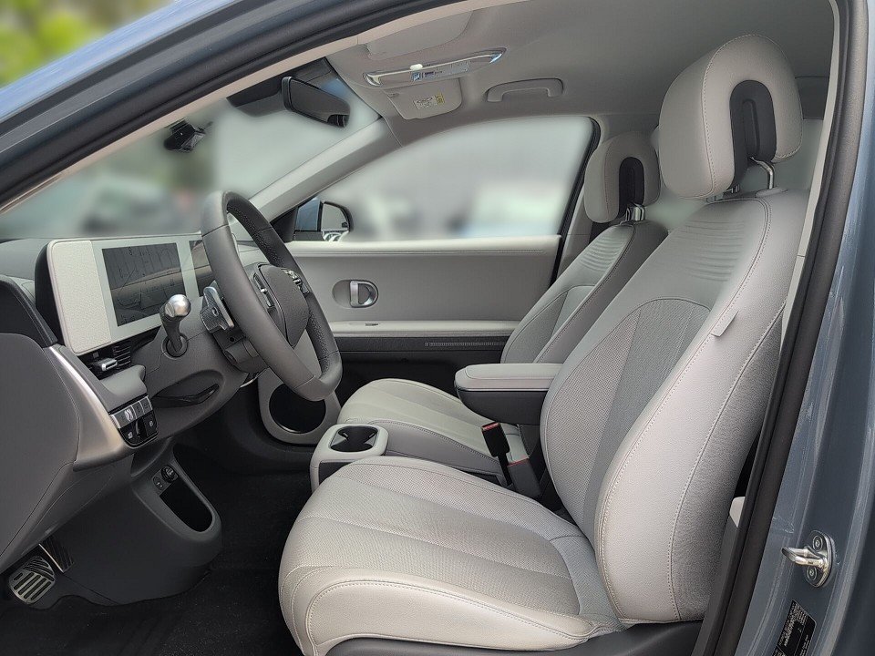 Fahrzeugabbildung Hyundai IONIQ 5 77kWh UNIQ 4WD ASSIS-P 1HD AHK GAR-04/31