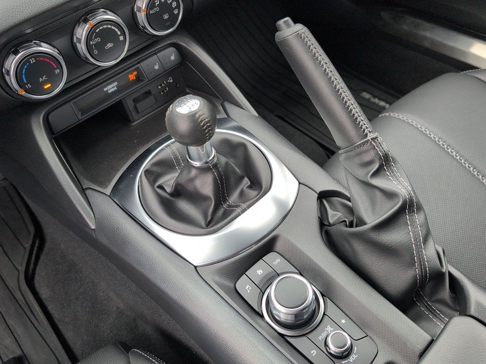 Fahrzeugabbildung Mazda MX-5 ROADSTER 1.5 ADVANTAGE GARANTIE-12.30 NAVI+