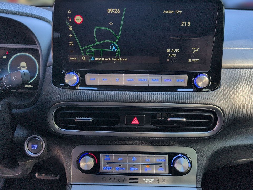 Fahrzeugabbildung Hyundai KONA EV MY23 64kWh TREND NAV-P 1HD 484KM-RW 97%!