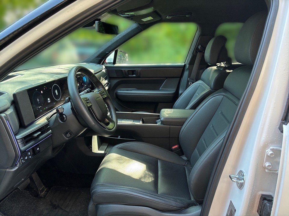 Fahrzeugabbildung Hyundai SANTA FE PHEV 1.6T AT 4WD BLACKLINE 7S DIGIT-KEY