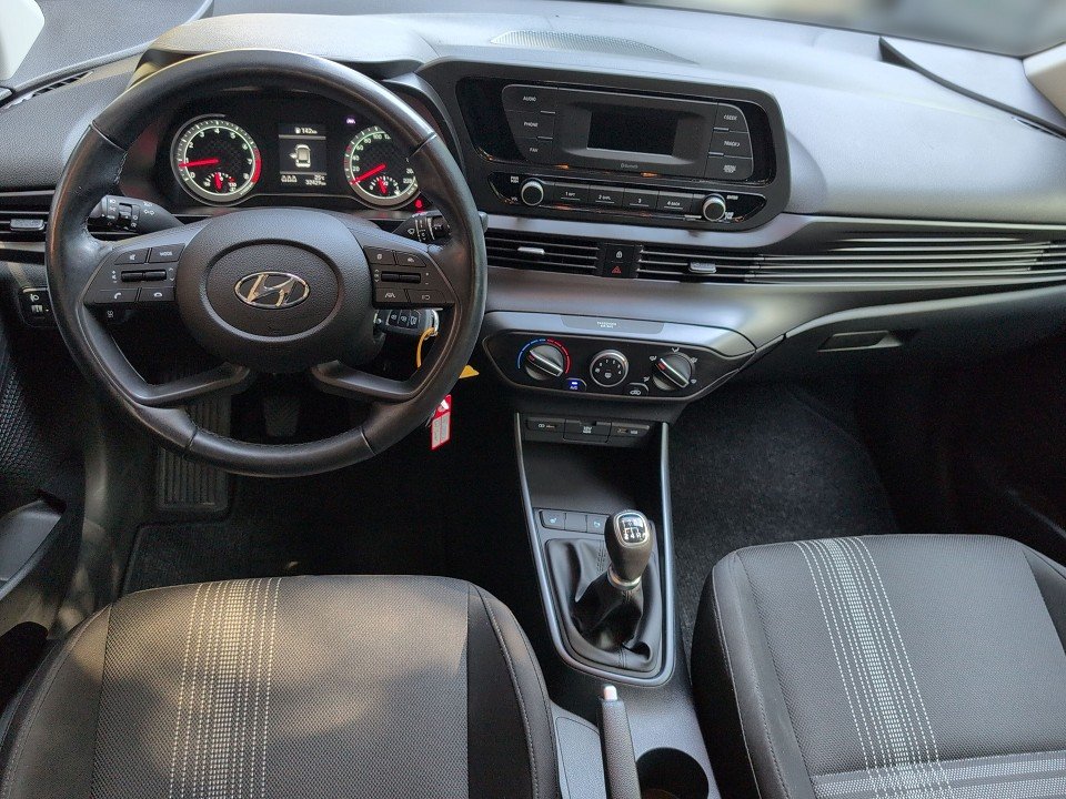 Fahrzeugabbildung Hyundai i20 1.2 SELECT FUNK-P 1HD GARANTIE KLIMA+SHZ+PDC