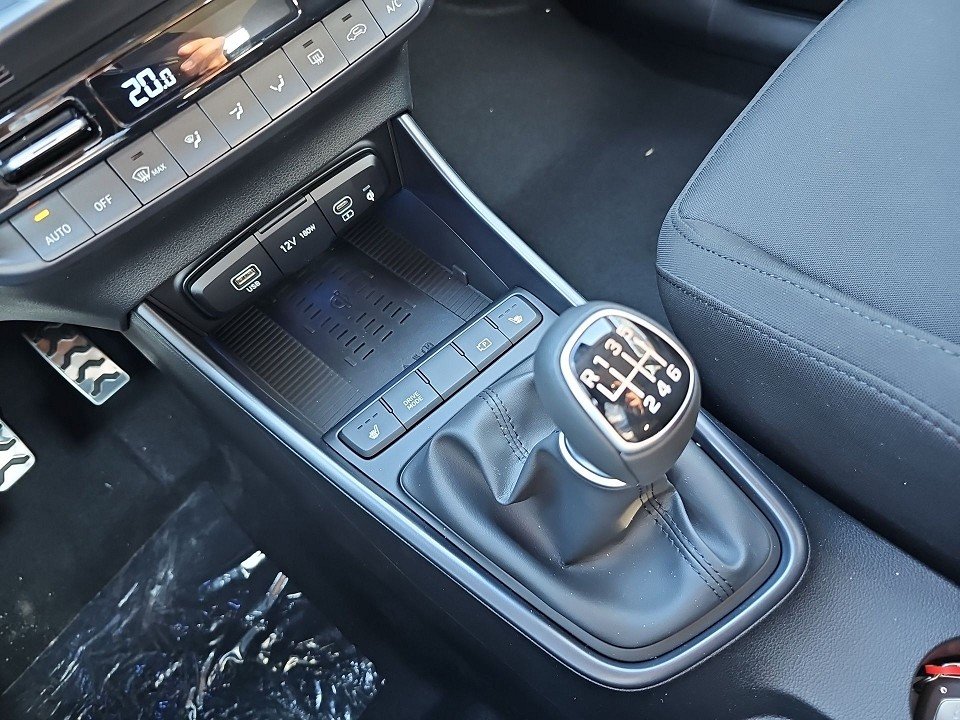 Fahrzeugabbildung Hyundai BAYON MY25 1.0T TREND KOMF-P KEYLESS+NAV+QI+LED