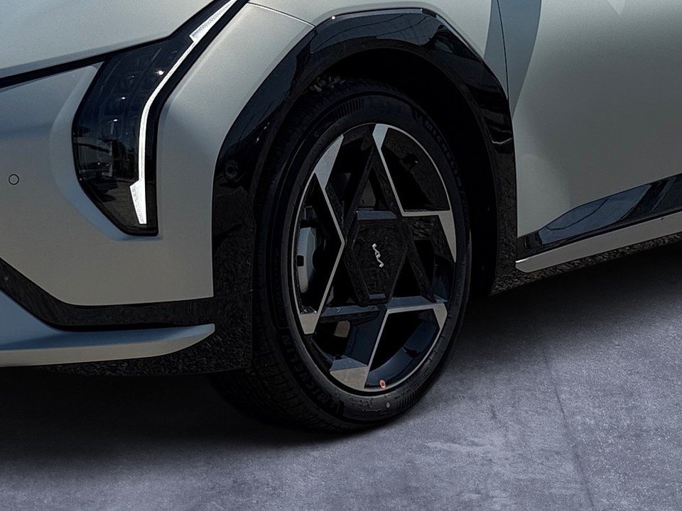Fahrzeugabbildung Kia EV4 81kWh GT-LINE DW/COMF/CON-P PANO+NAV+360+QI+