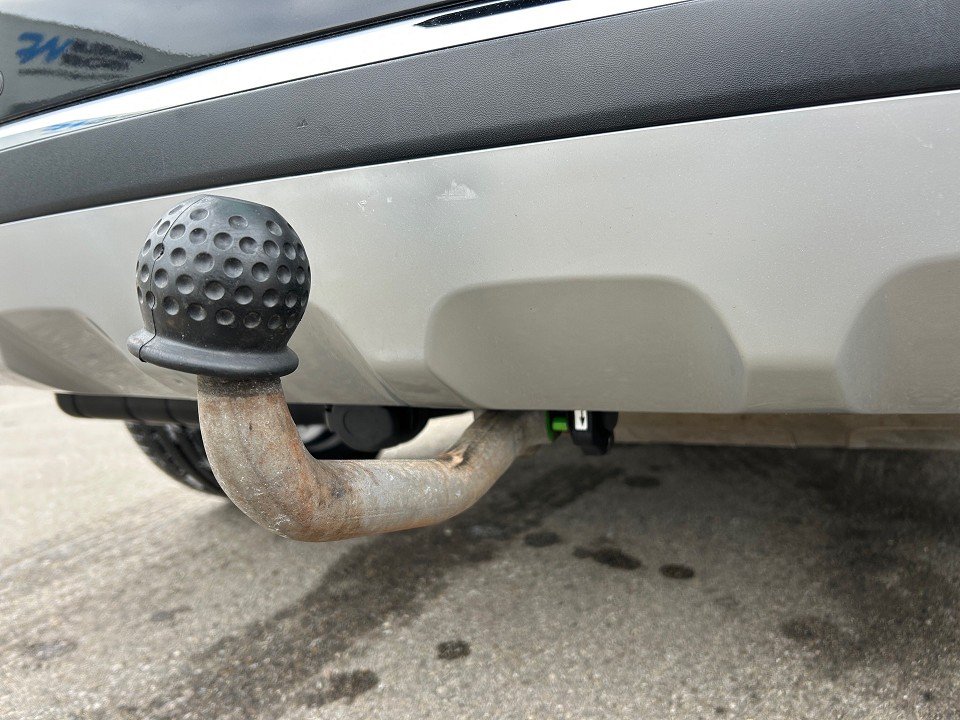 Fahrzeugabbildung Kia SPORTAGE 2.0 CRDi AUT 4WD PLATINUM AHK 1.HD PANO
