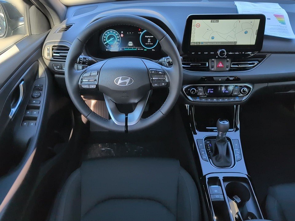 Fahrzeugabbildung Hyundai i30 KOMBI 1.5T AT ADVANTAGE-PLUS NAV+SHZ+CARPLAY