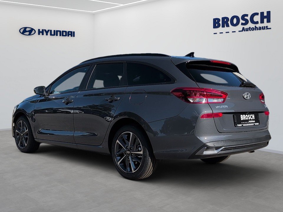 Fahrzeugabbildung Hyundai i30 KOMBI 1.5T AT ADVANTAGE-PLUS NAV+SHZ+CARPLAY