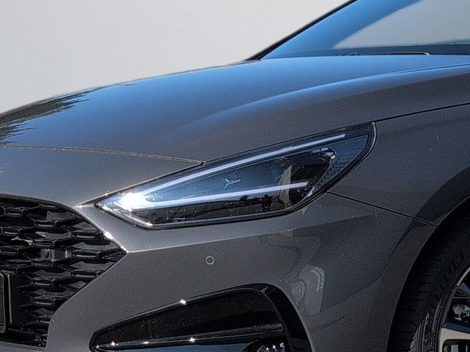 Fahrzeugabbildung Hyundai i30 KOMBI 1.5T AT ADVANTAGE-PLUS NAV+SHZ+CARPLAY