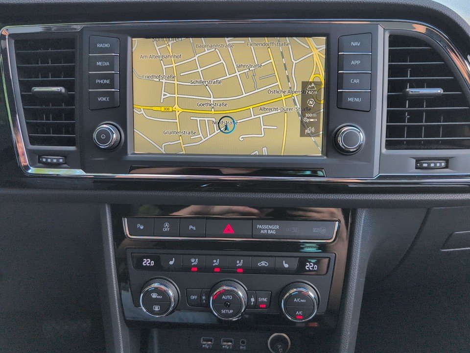 Fahrzeugabbildung SEAT ATECA 1.5T DSG XCELLENCE 4DRIVE NAV+KAM+PDC+SHZ+ Xcellence 4Drive