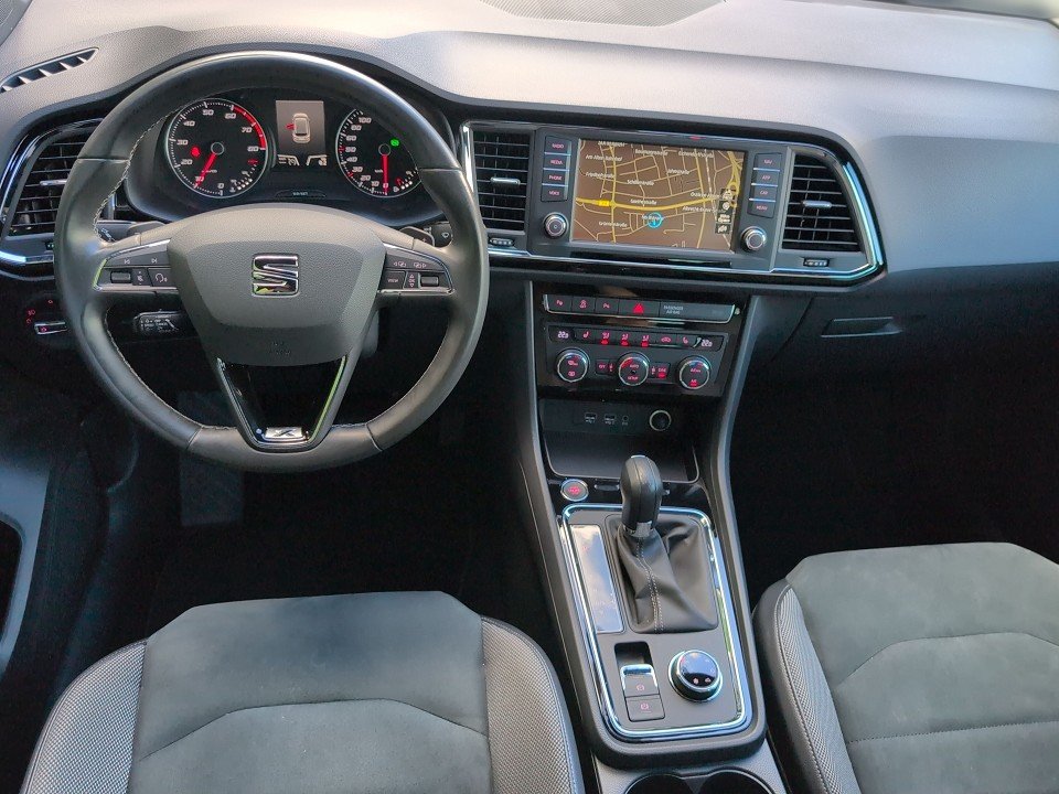 Fahrzeugabbildung SEAT ATECA 1.5T DSG XCELLENCE 4DRIVE NAV+KAM+PDC+SHZ+ Xcellence 4Drive