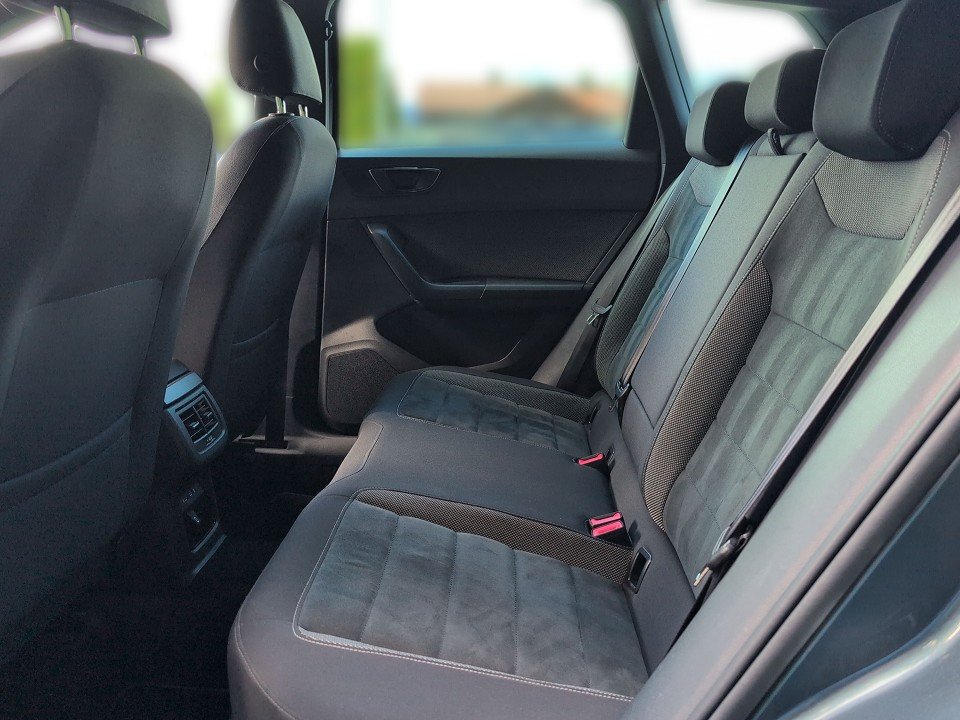 Fahrzeugabbildung SEAT ATECA 1.5T DSG XCELLENCE 4DRIVE NAV+KAM+PDC+SHZ+ Xcellence 4Drive