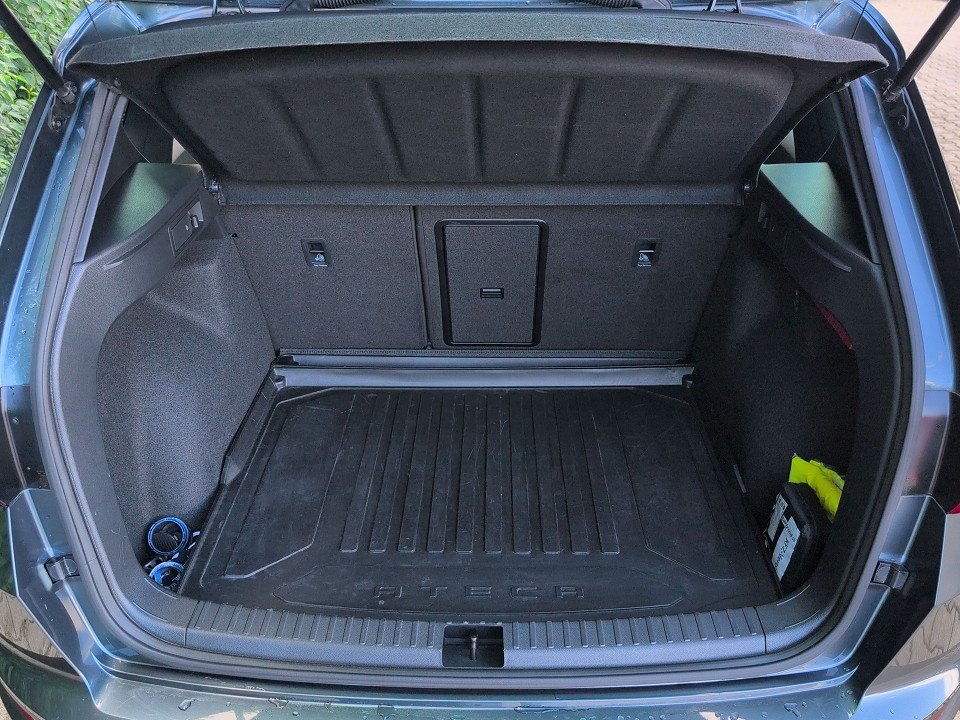Fahrzeugabbildung SEAT ATECA 1.5T DSG XCELLENCE 4DRIVE NAV+KAM+PDC+SHZ+ Xcellence 4Drive