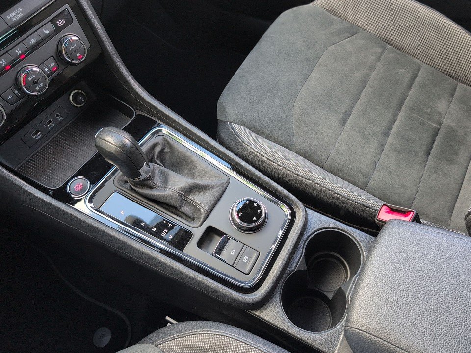 Fahrzeugabbildung SEAT ATECA 1.5T DSG XCELLENCE 4DRIVE NAV+KAM+PDC+SHZ+ Xcellence 4Drive