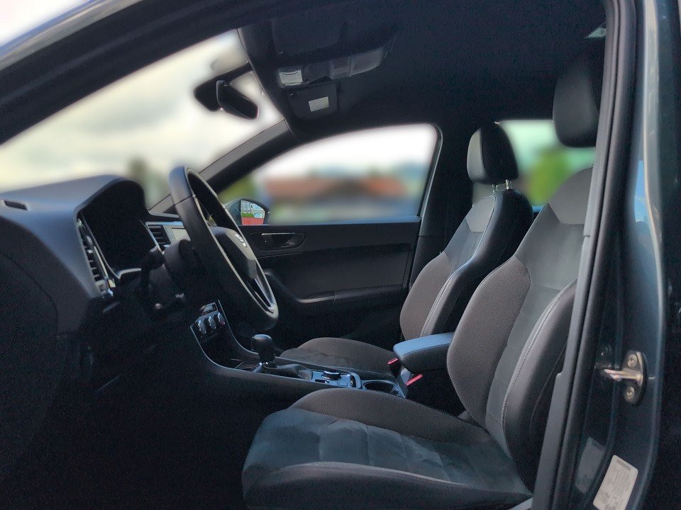 Fahrzeugabbildung SEAT ATECA 1.5T DSG XCELLENCE 4DRIVE NAV+KAM+PDC+SHZ+ Xcellence 4Drive
