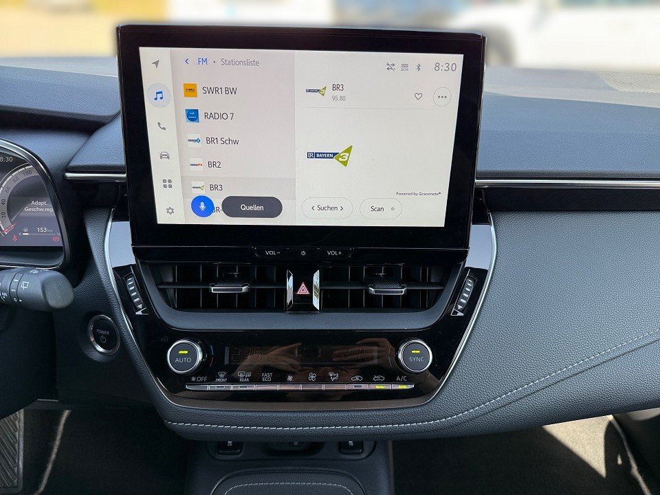 Fahrzeugabbildung Toyota COROLLA 1.8 HYBRID AUT TEAM D AHK TOP-ZUSTAND++ Hybrid Team D