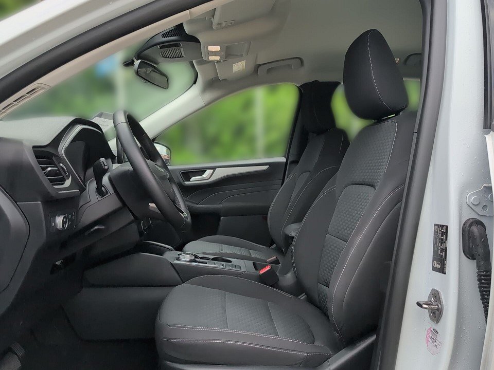 Fahrzeugabbildung Ford KUGA PHEV 2.5 DURATEC COOL & CONNECT KLIMAAT+PDC Plug-In Hybrid Cool & Connect