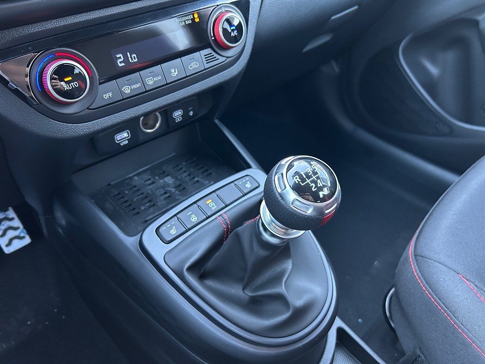Fahrzeugabbildung Hyundai i10 1.0 N-LINE KLIMAAT+NAVI+SHZ+LHZ+CARPLAY+KAM+