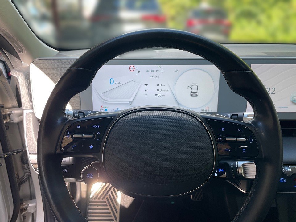 Fahrzeugabbildung Hyundai IONIQ 5 4WD 72kWh UNIQ 20ZOLL 97%SOH GARANTIE-30