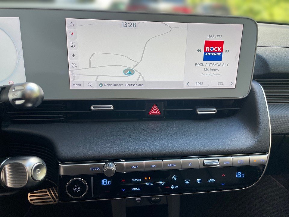 Fahrzeugabbildung Hyundai IONIQ 5 4WD 72kWh UNIQ 20ZOLL 97%SOH GARANTIE-30