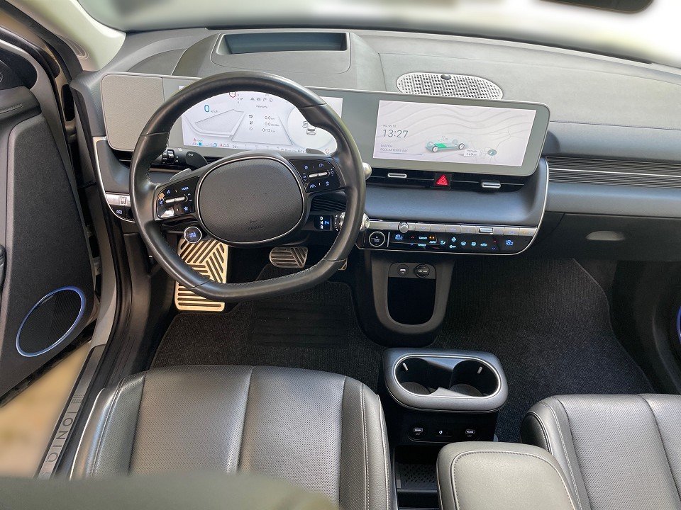 Fahrzeugabbildung Hyundai IONIQ 5 4WD 72kWh UNIQ 20ZOLL 97%SOH GARANTIE-30