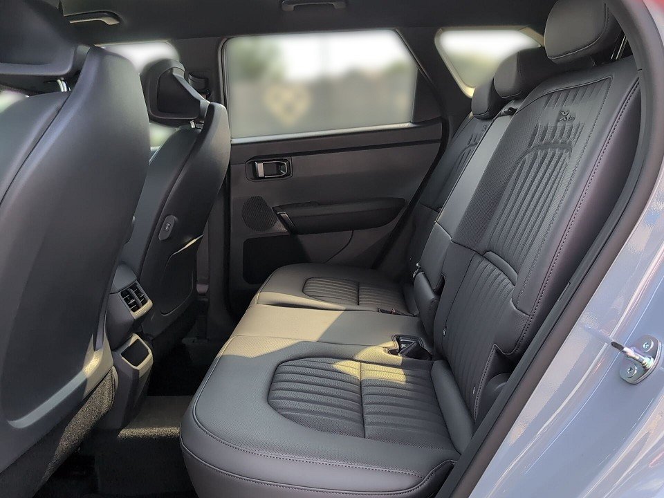 Fahrzeugabbildung Kia SELTOS 1.6T 180 AWD DCT X-LINE 360+H/K+NAV+4xSHZ
