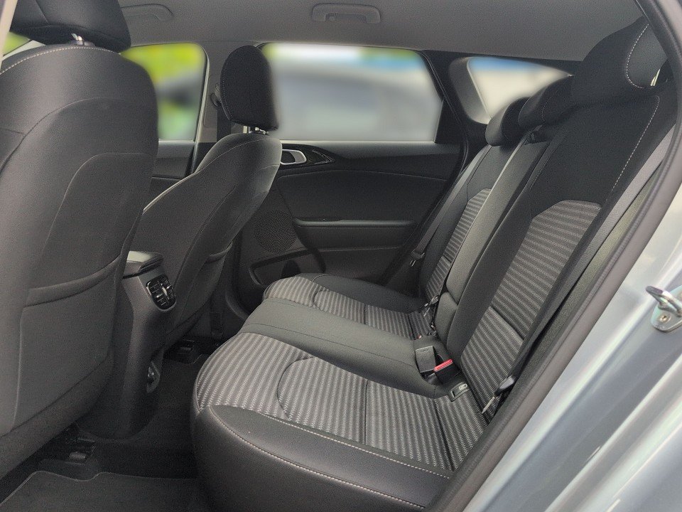 Fahrzeugabbildung Kia CEED SW 1.5T JBL-SOUND-EDITION GARANTIE-8/29 NAV JBL Sound Edition