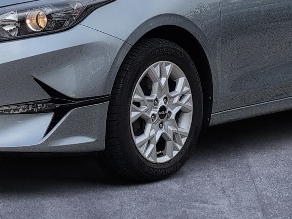 Fahrzeugabbildung Kia CEED SW 1.5T JBL-SOUND-EDITION GARANTIE-8/29 NAV JBL Sound Edition