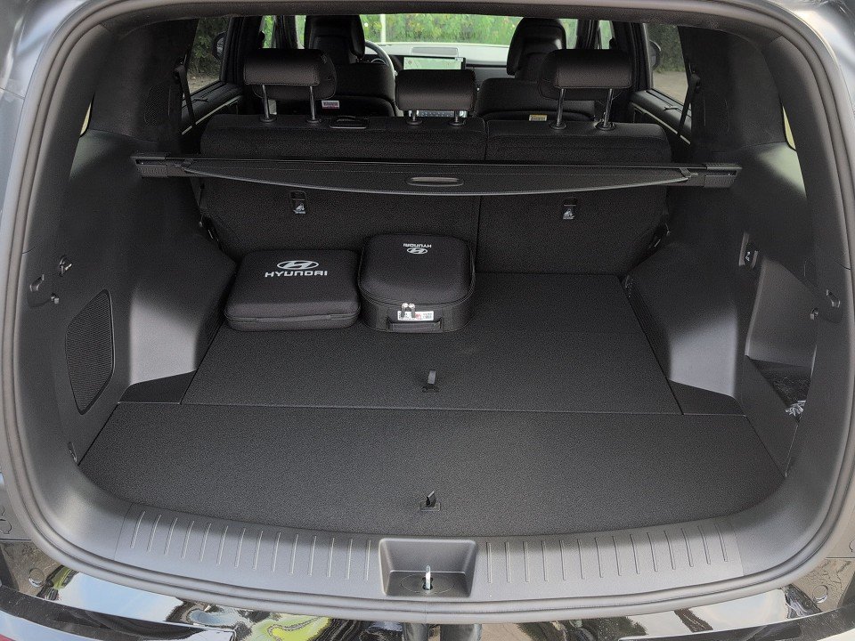 Fahrzeugabbildung Hyundai SANTA FE PHEV 5S 1.6T AT 4WD BLACKLINE BOSE+NAV+