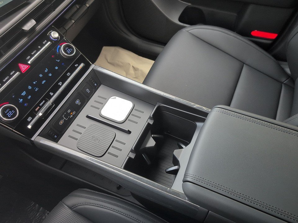 Fahrzeugabbildung Hyundai SANTA FE PHEV 5S 1.6T AT 4WD BLACKLINE BOSE+NAV+